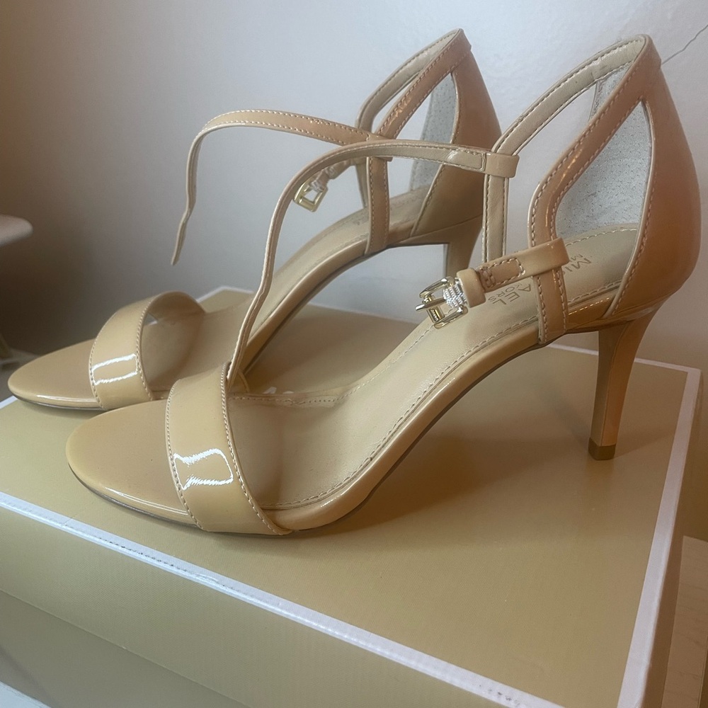 Elegant Tan Strappy Heels